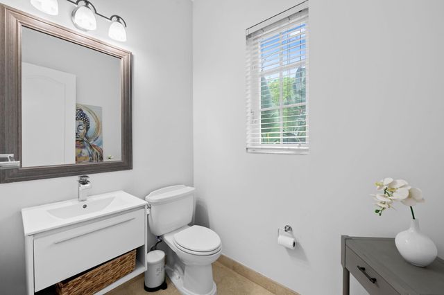 500 SE 7th Street 105, Fort Lauderdale, FL 33301