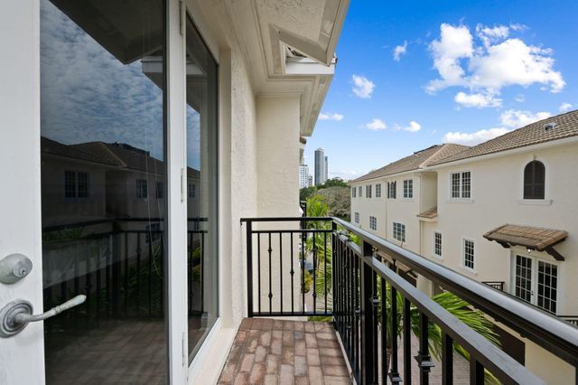 500 SE 7th Street 105, Fort Lauderdale, FL 33301