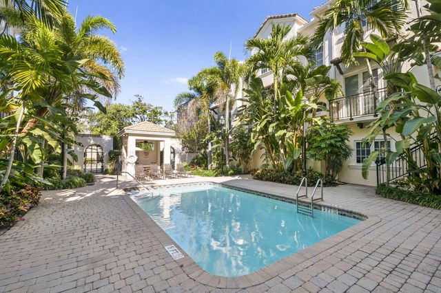 500 SE 7th Street 105, Fort Lauderdale, FL 33301