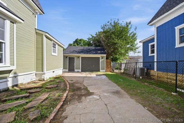 1141 E Hobson Avenue, Sapulpa, OK 74066