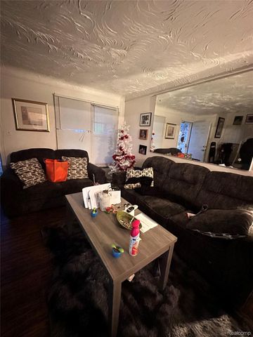 15754 Meyers Road, Detroit, MI 48227