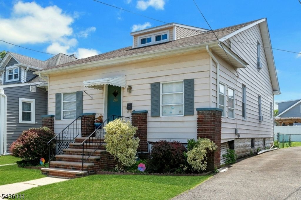 230 Sherman Ave, Roselle Park Boro, NJ 07204 — photo 2