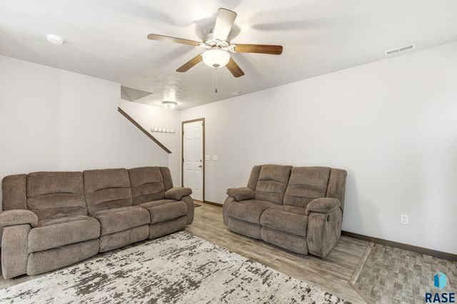 9421 W Gert St Street, Sioux Falls, SD 57106