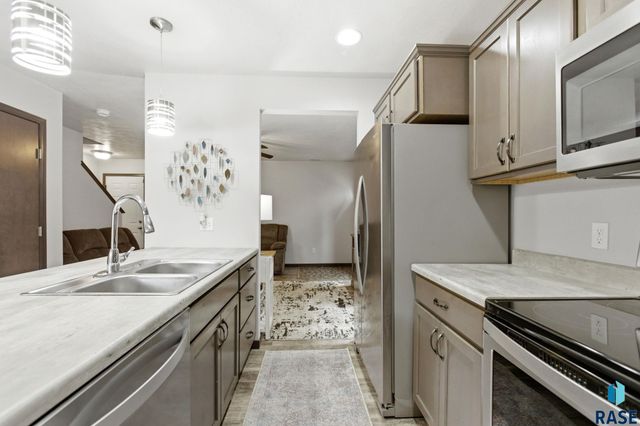 9421 W Gert St Street, Sioux Falls, SD 57106