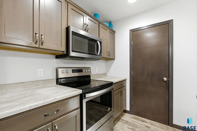 9421 W Gert St Street, Sioux Falls, SD 57106