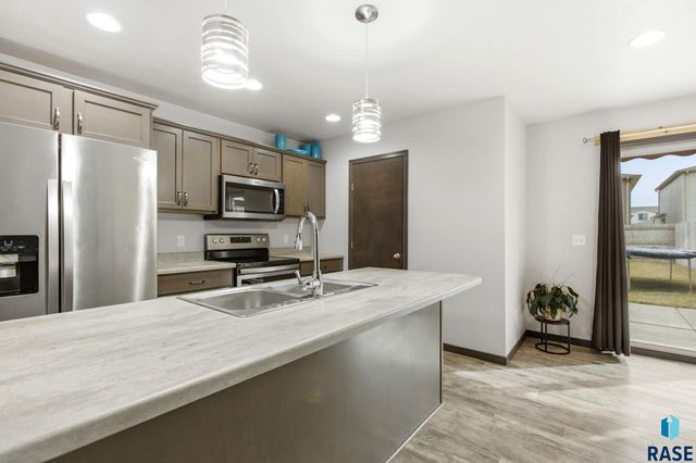 9421 W Gert St Street, Sioux Falls, SD 57106