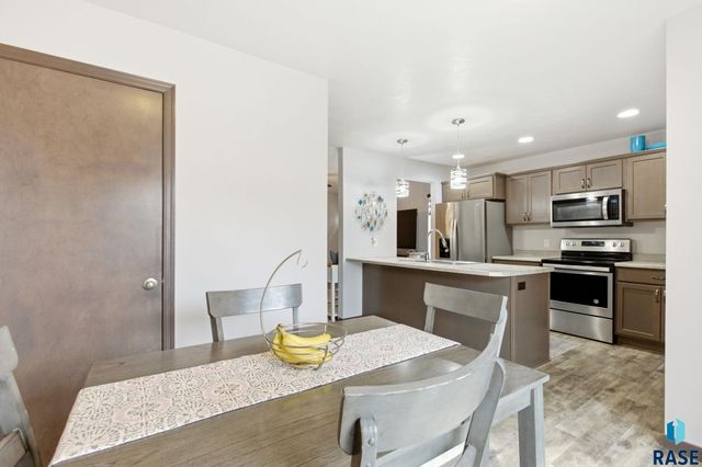 9421 W Gert St Street, Sioux Falls, SD 57106