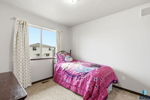 9421 W Gert St Street, Sioux Falls, SD 57106