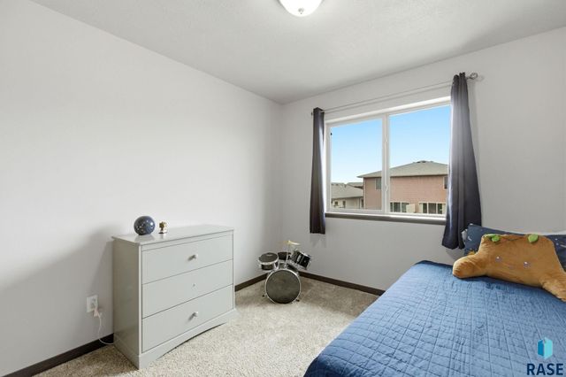 9421 W Gert St Street, Sioux Falls, SD 57106