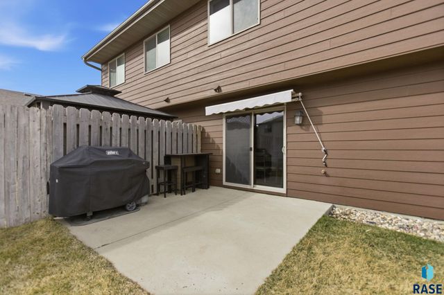 9421 W Gert St Street, Sioux Falls, SD 57106