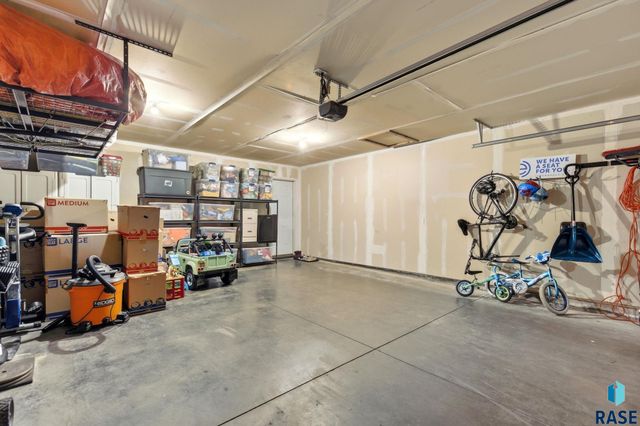 9421 W Gert St Street, Sioux Falls, SD 57106