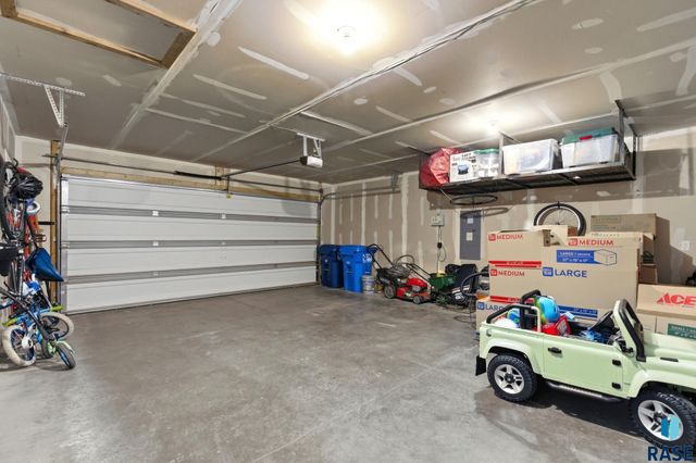 9421 W Gert St Street, Sioux Falls, SD 57106