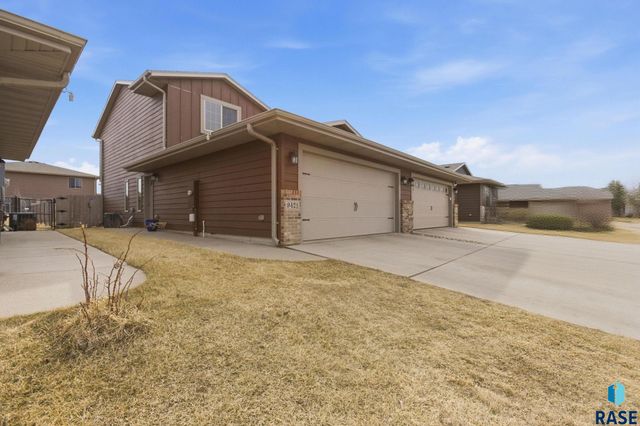 9421 W Gert St Street, Sioux Falls, SD 57106