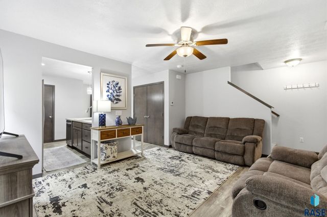 9421 W Gert St Street, Sioux Falls, SD 57106