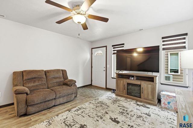 9421 W Gert St Street, Sioux Falls, SD 57106