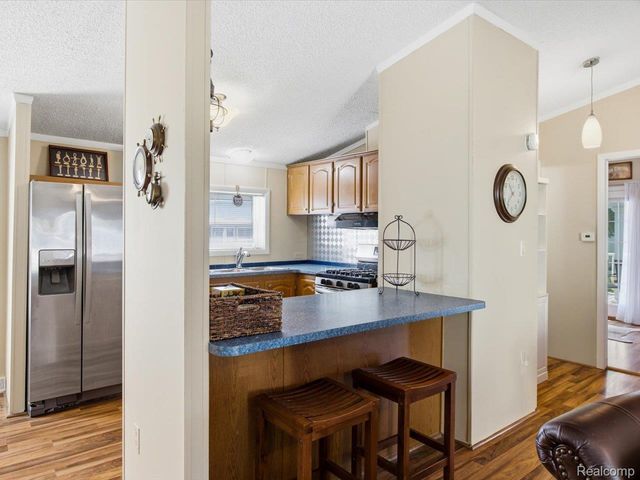 2545 Lakeshore Road, Applegate Village, MI 48401