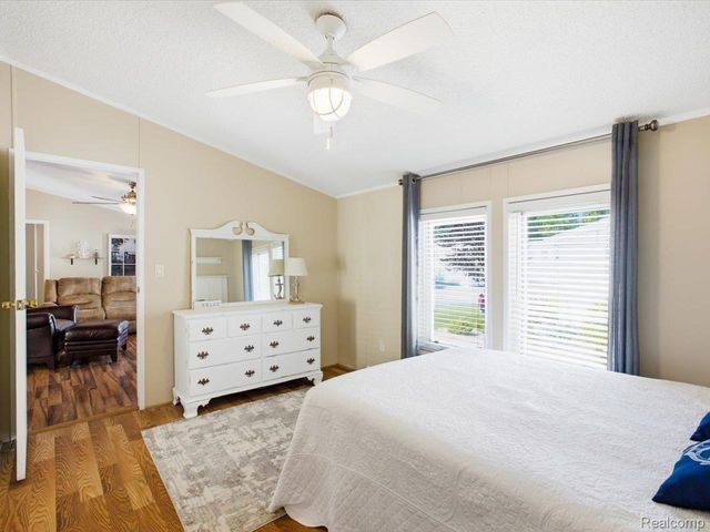 2545 Lakeshore Road, Applegate Village, MI 48401