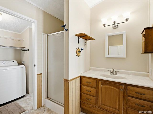 2545 Lakeshore Road, Applegate Village, MI 48401