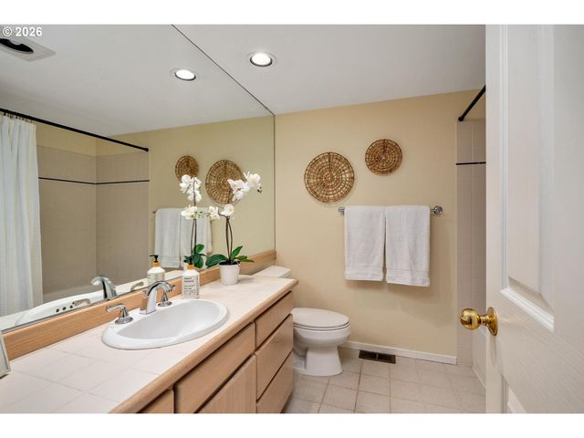 1820 Nw MILLER Rd, Portland, OR 97229