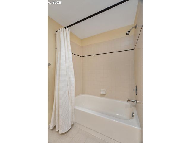 1820 Nw MILLER Rd, Portland, OR 97229