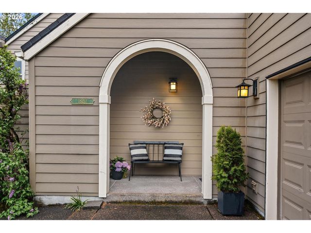 1820 Nw MILLER Rd, Portland, OR 97229