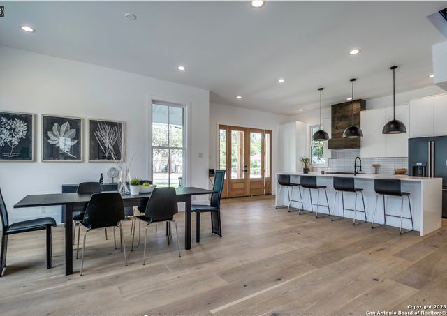 630 E CARSON ST, San Antonio, TX 78208