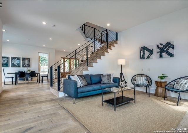 630 E CARSON ST, San Antonio, TX 78208