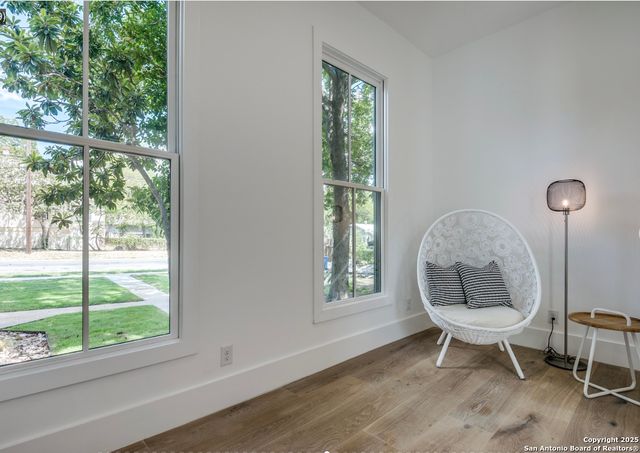 630 E CARSON ST, San Antonio, TX 78208