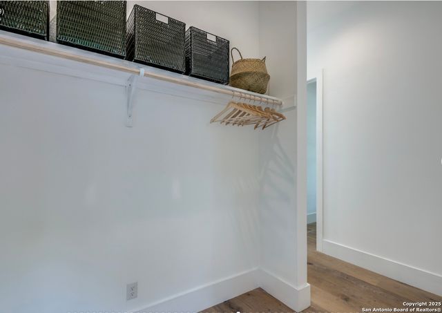 630 E CARSON ST, San Antonio, TX 78208