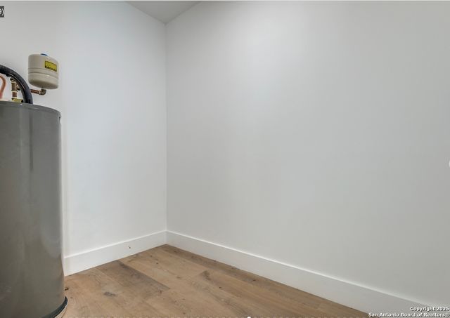 630 E CARSON ST, San Antonio, TX 78208