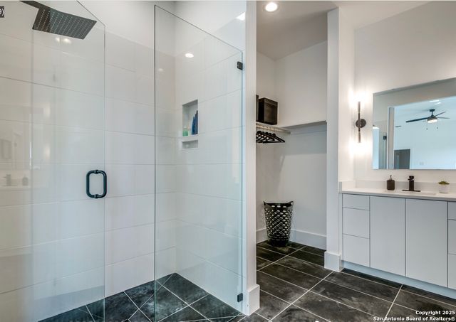 630 E CARSON ST, San Antonio, TX 78208