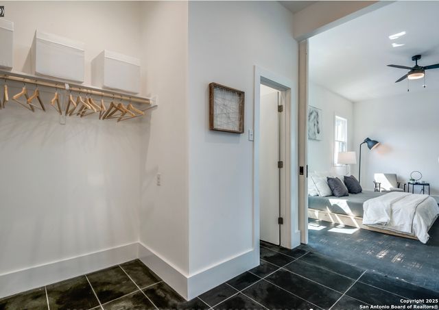 630 E CARSON ST, San Antonio, TX 78208