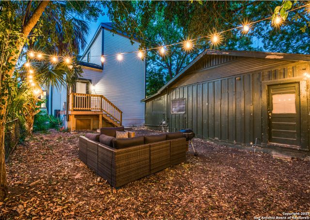 630 E CARSON ST, San Antonio, TX 78208