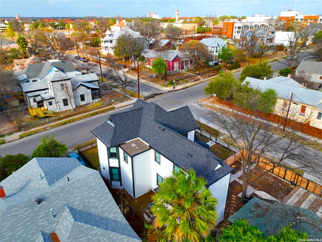 630 E CARSON ST, San Antonio, TX 78208