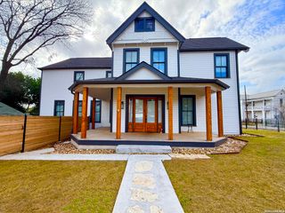 630 E CARSON ST, San Antonio, TX 78208