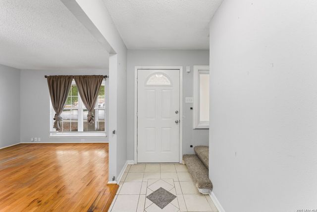 4906 El Gusto, San Antonio, TX 78233