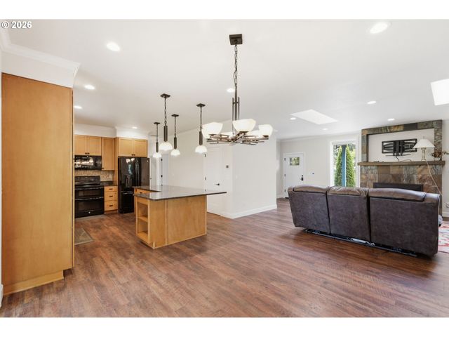 106 HANSEN Ln, Eugene, OR 97404