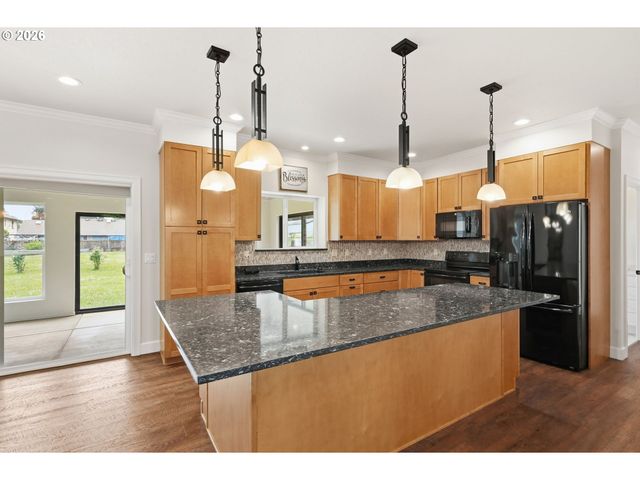 106 HANSEN Ln, Eugene, OR 97404