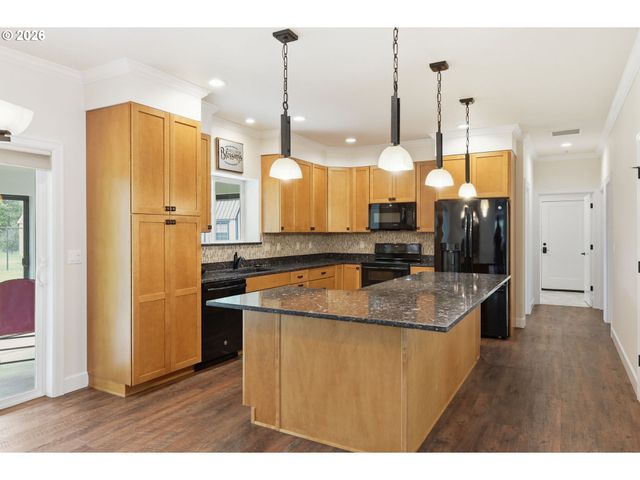 106 HANSEN Ln, Eugene, OR 97404