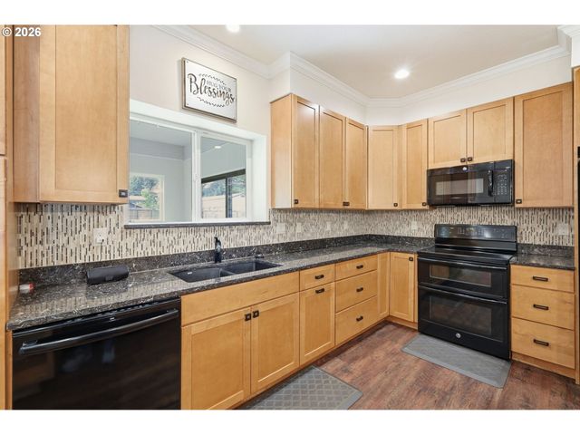 106 HANSEN Ln, Eugene, OR 97404