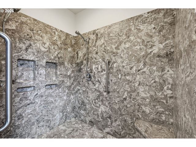106 HANSEN Ln, Eugene, OR 97404