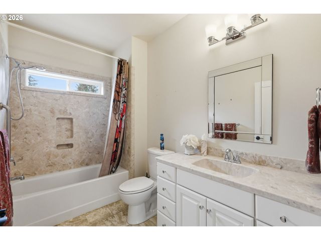 106 HANSEN Ln, Eugene, OR 97404