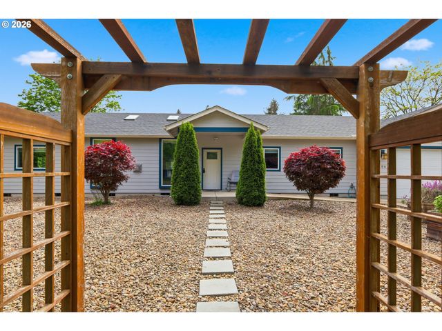 106 HANSEN Ln, Eugene, OR 97404