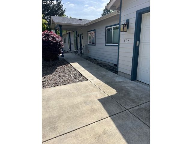 106 HANSEN Ln, Eugene, OR 97404