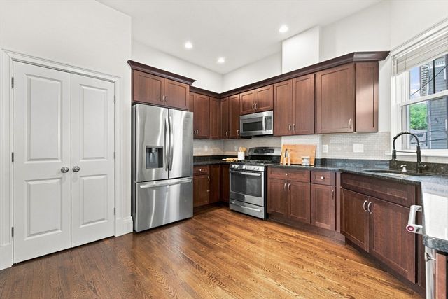 16 Thomas Park 1, Boston, MA 02127