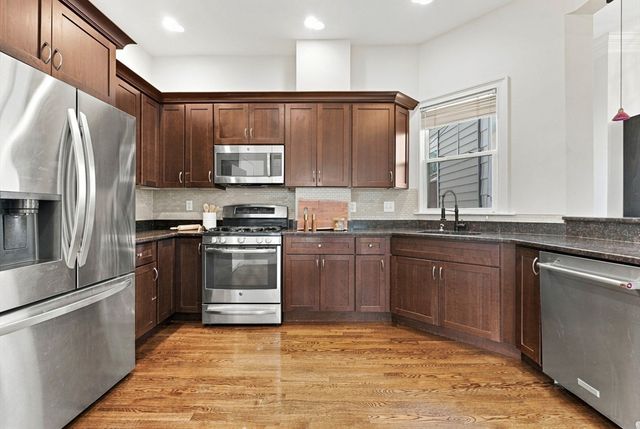 16 Thomas Park 1, Boston, MA 02127
