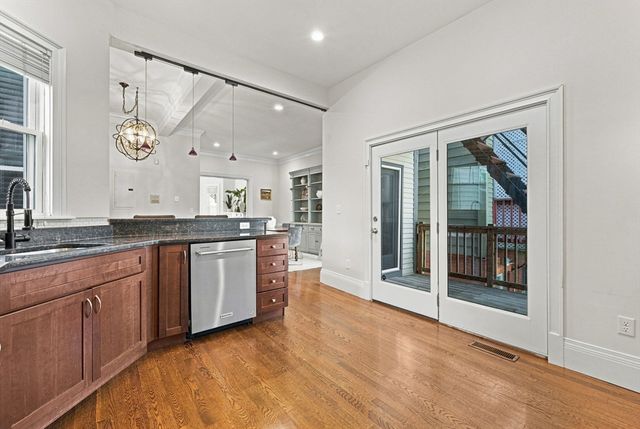 16 Thomas Park 1, Boston, MA 02127