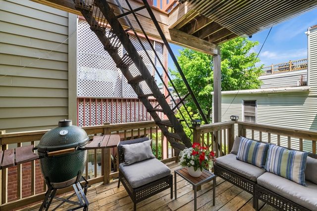 16 Thomas Park 1, Boston, MA 02127