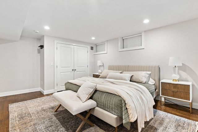 16 Thomas Park 1, Boston, MA 02127