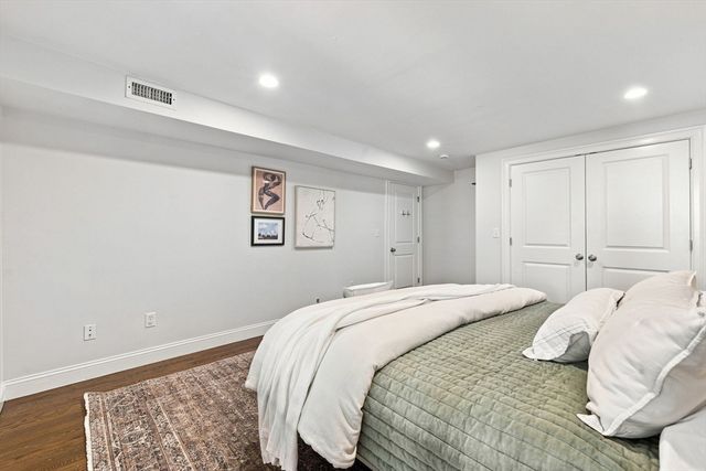 16 Thomas Park 1, Boston, MA 02127
